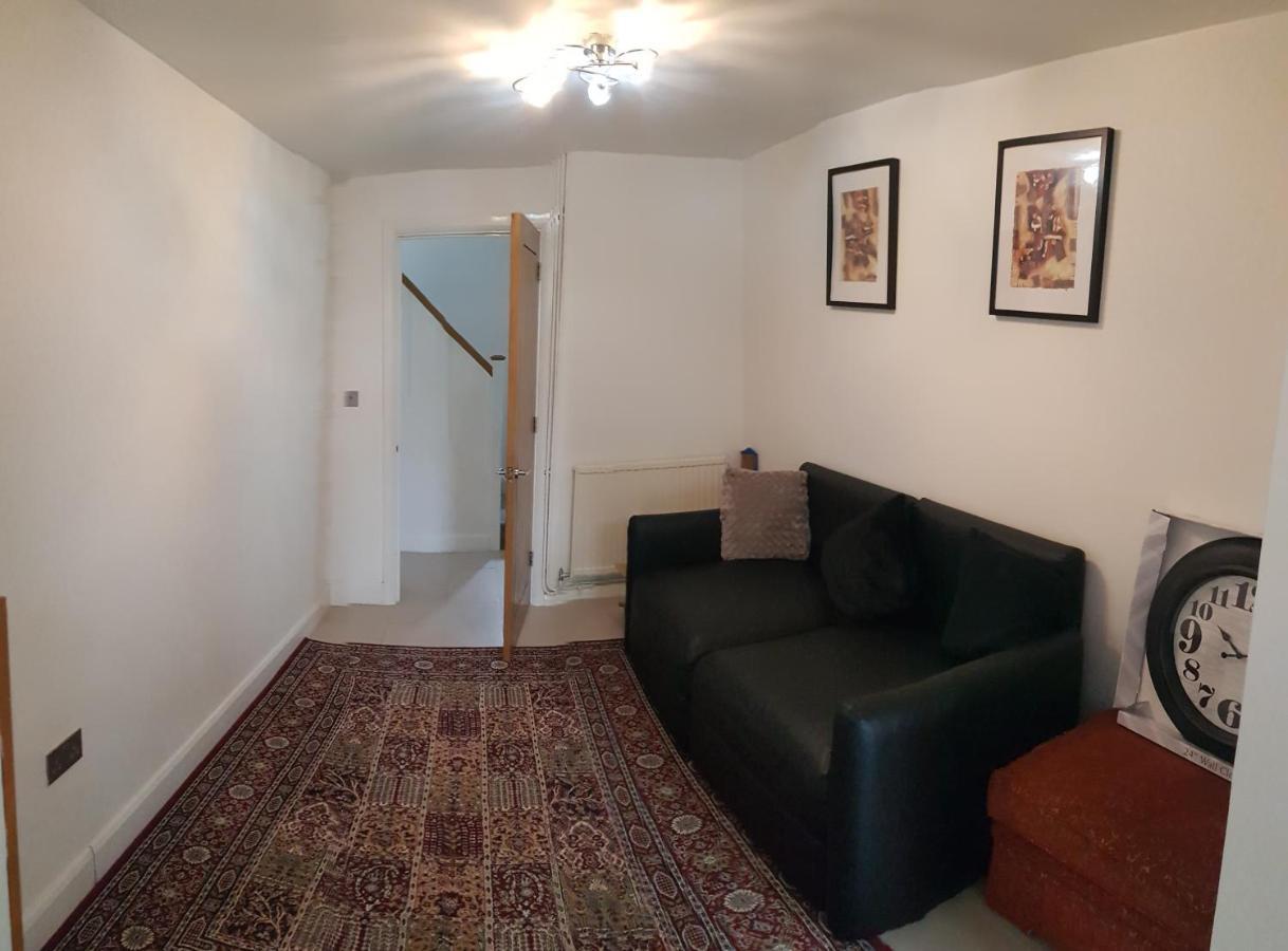Homely Aylesbury (Buckinghamshire)